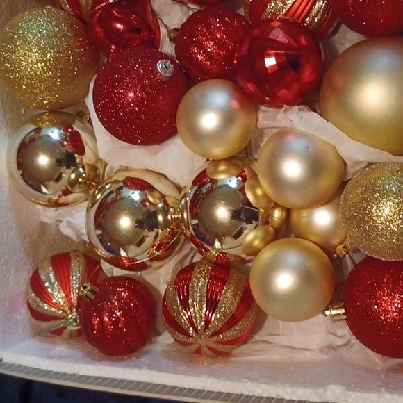Christmas balls plastic in case - Picture 2 of 6